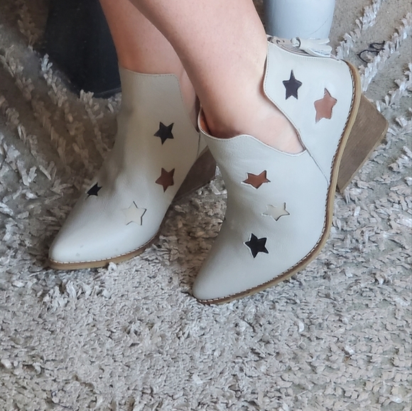 Silvia Cobos Shoes - Silvia Cobos Shoot For The Moon Leather Star Booties